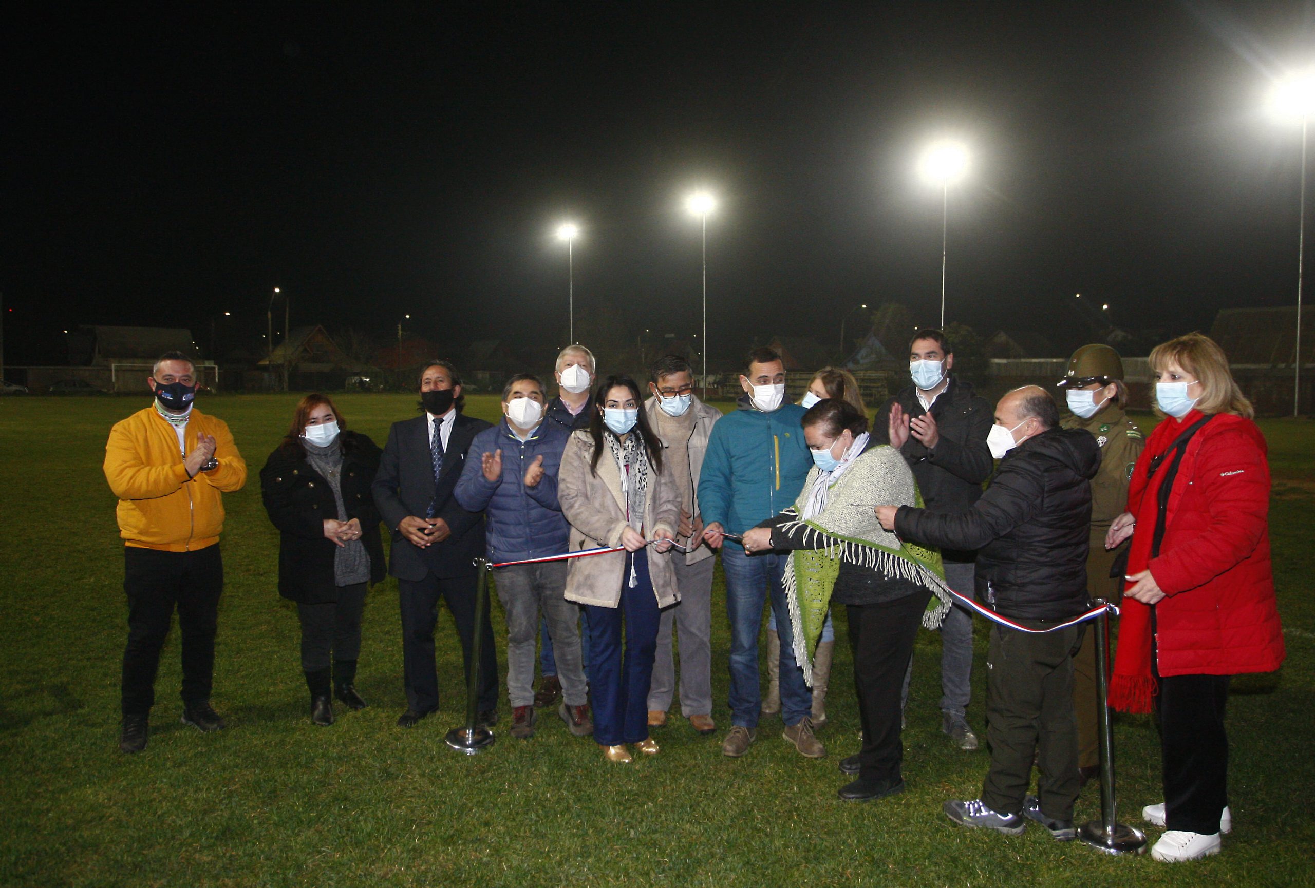 Inauguran anhelado proyecto de luminarias y mejoramiento de cancha de fútbol en Sol de Septiembre.