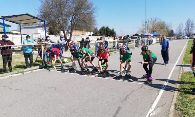 Club de patín carrera de Curicó celebró reencuentro deportivo con actividad masiva