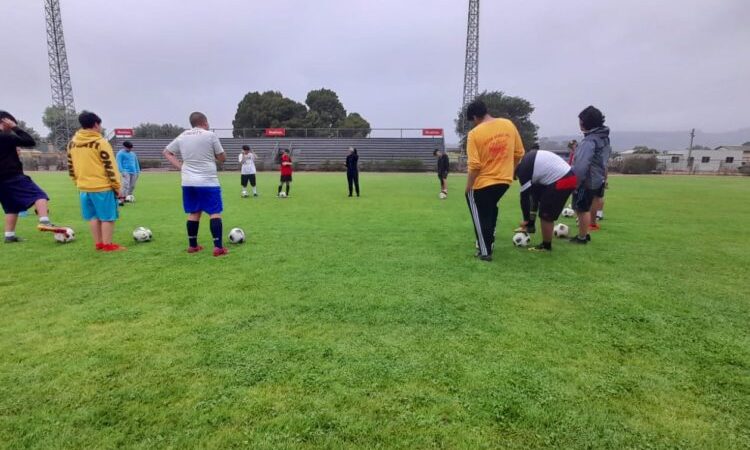 Menores han aprendió algo más de fútbol con las clínicas impartidas por ANFA Maule