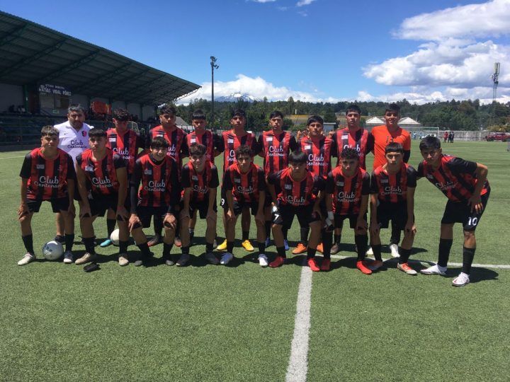 Escuela de fútbol 21 de mayo de Curicó, destacó en torneo infantil de fútbol en Villarrica.