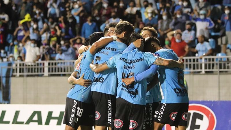 IQUIQUE DEBUTA, GANA Y SE INSCRIBE