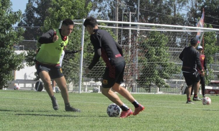 Volante del Rojinegro a préstamo a Deportes Linares