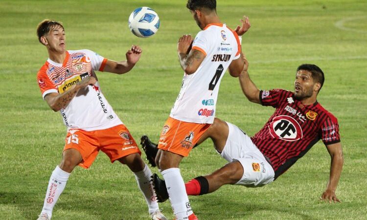 Cobreloa vino a Talca y le faltó el respeto a Rangers