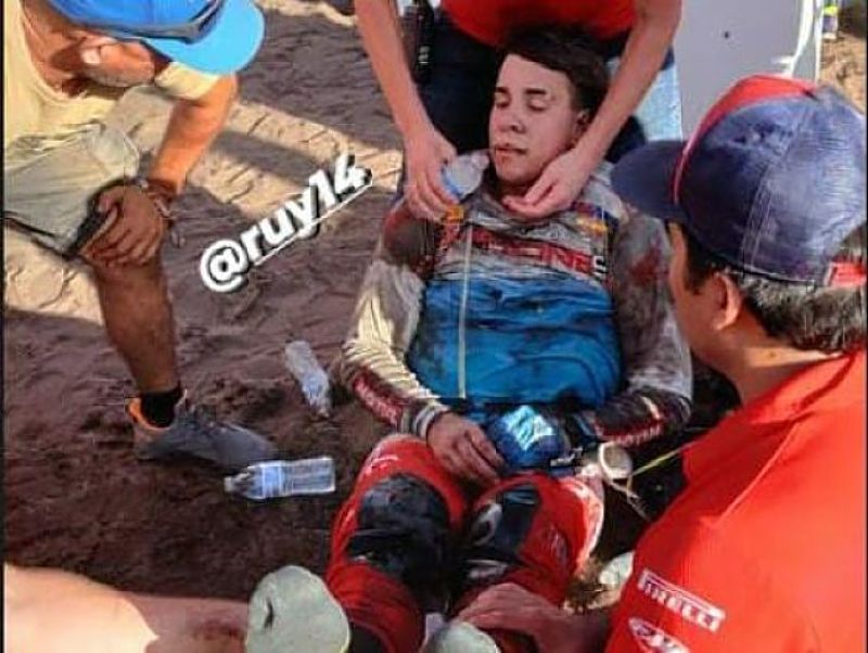 PILOTO CHILENO CHOCÓ CONTRA UN ÁRBOL