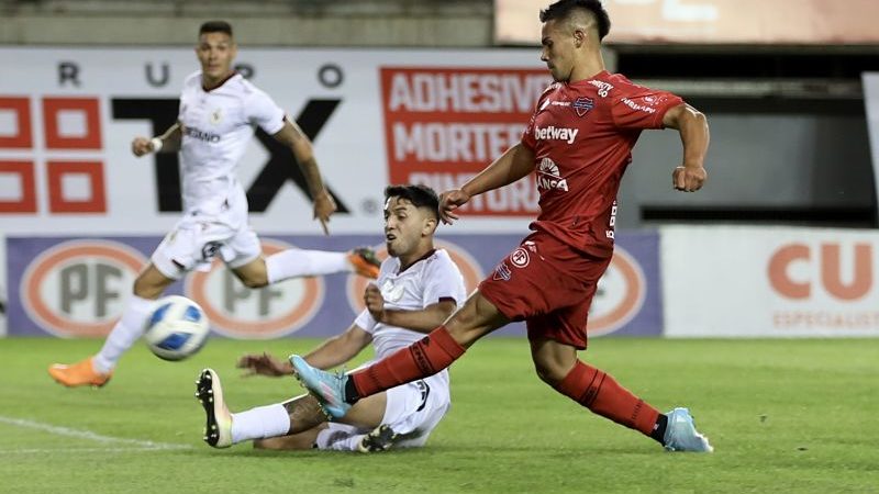 ÑUBLENSE SE CODEA EN LA PUNTA