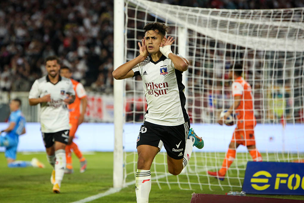 Colo Colo se impuso a Cobresal en un intenso compromiso