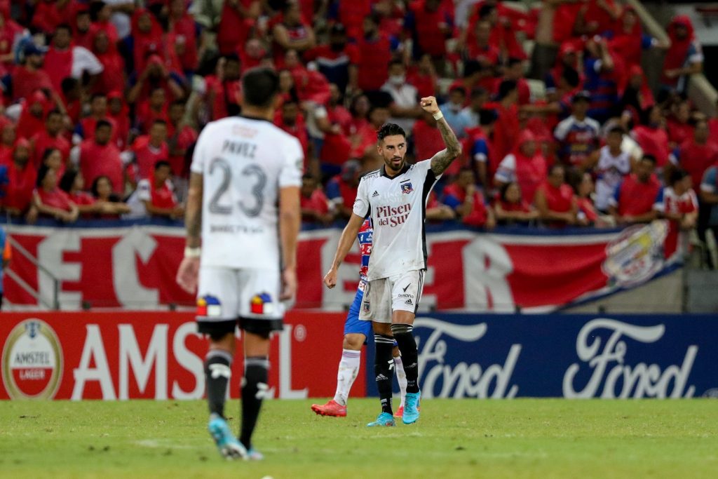 Colo-Colo se agrandó en Brasil y logró el triunfo