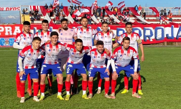 Linarenses siguen afianzándose en el liderato de su zona en Tercera División