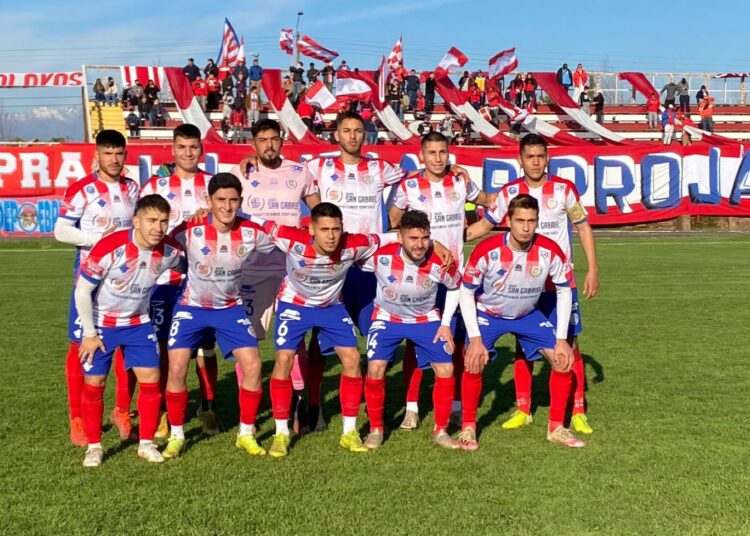 Linarenses siguen afianzándose en el liderato de su zona en Tercera División