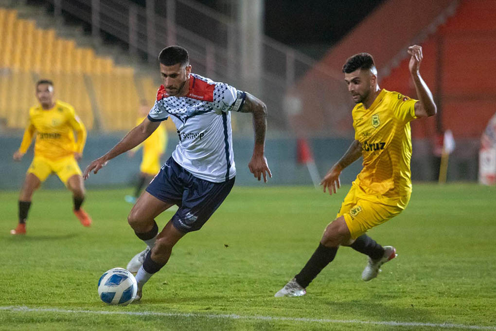 Los canarios triunfaron de forasteros contra los albiazules