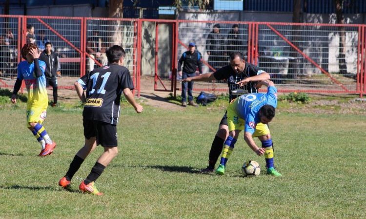 ¡Atenti mundo pelotero! El día del futbolista amateur se haría una realidad