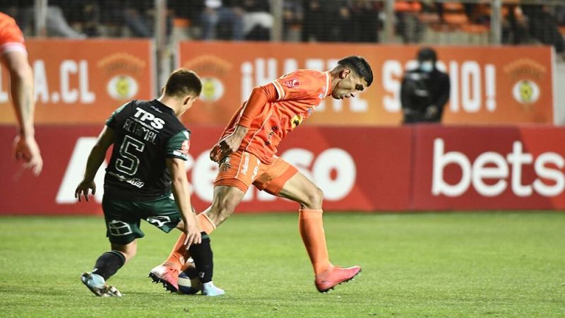 Cobreloa y Santiago Wanderers empatan en polémico encuentro