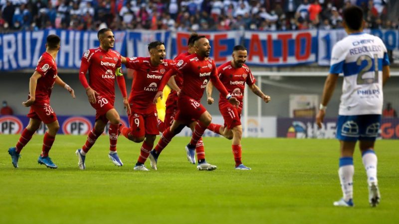 Universidad Católica se encontró con un infierno en Chillán y Ñublense goleó a los cruzados