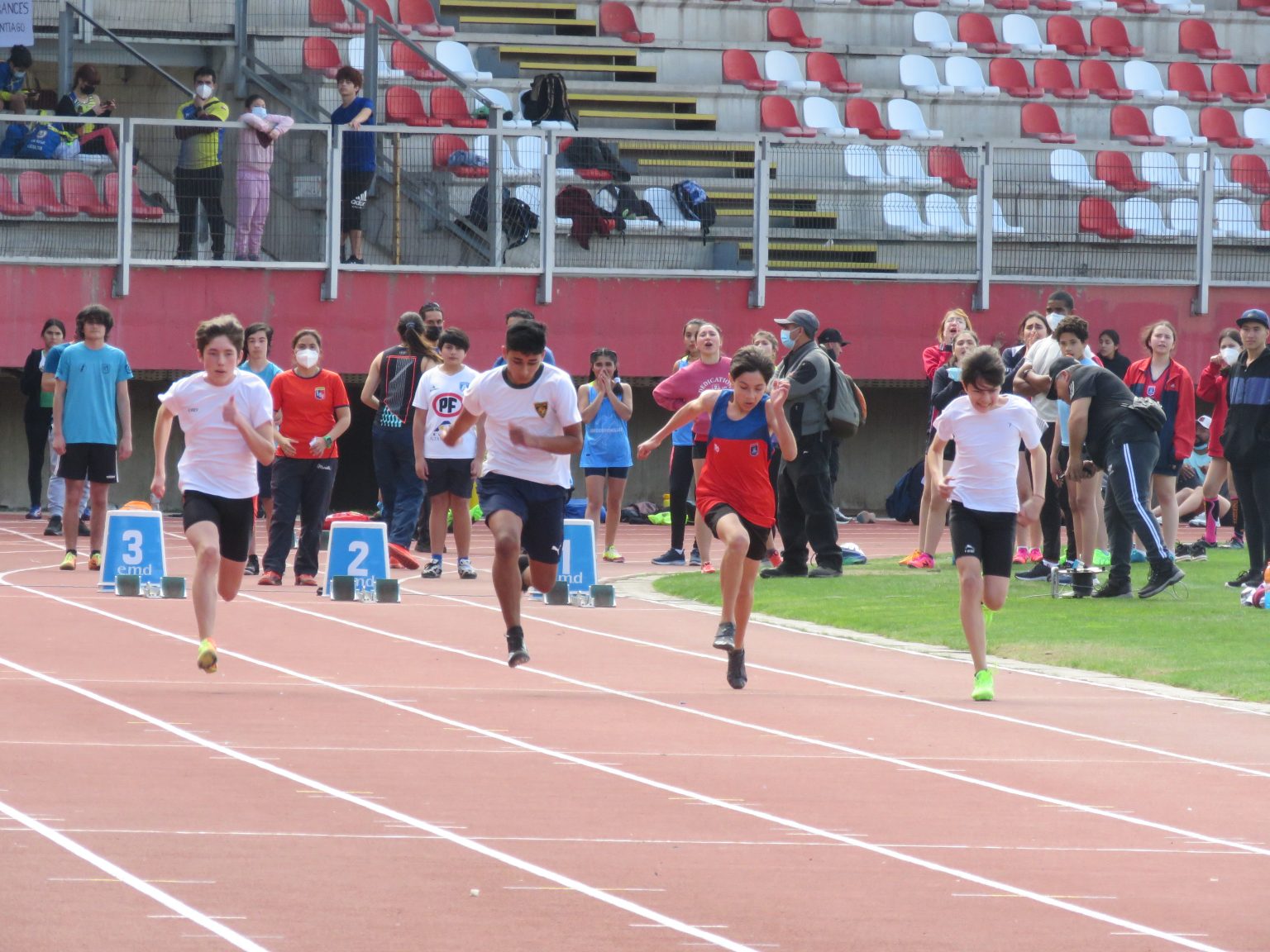 ATLÉTICO LICEO EN VITRINA DE SUS 45 AÑOS