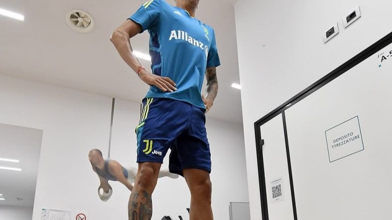 FIDEO DA EL SALTO A LA JUVENTUS