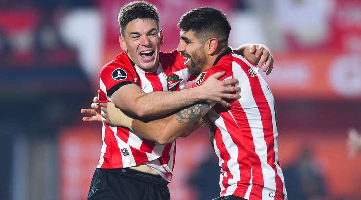 ESTUDIANTES EL ÚLTIMO CLASIFICADO