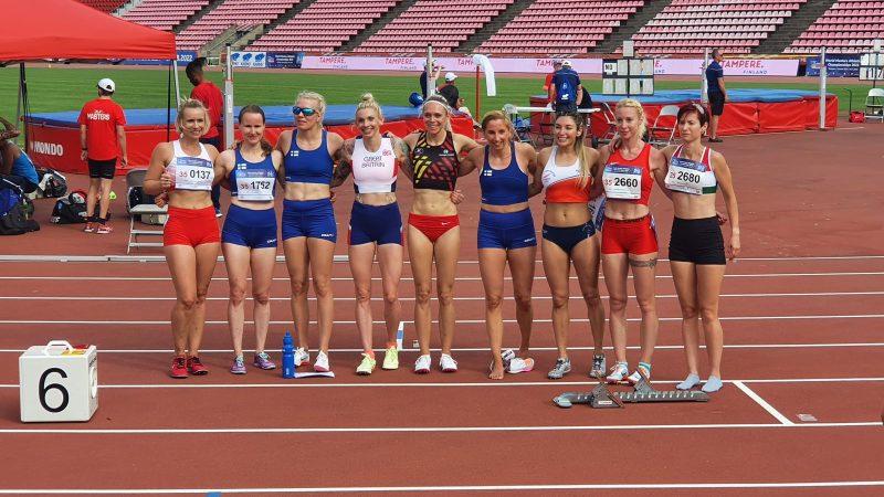 EVELYN ORTIZ EN VITRINA DE LAS MEJORES DEL MUNDO