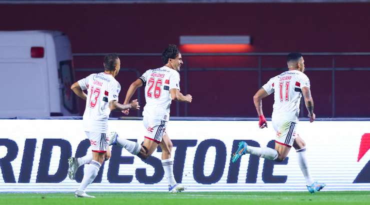 ARTE CRUZADO DE SAO PAULO POR COPA SUDAMERICANA