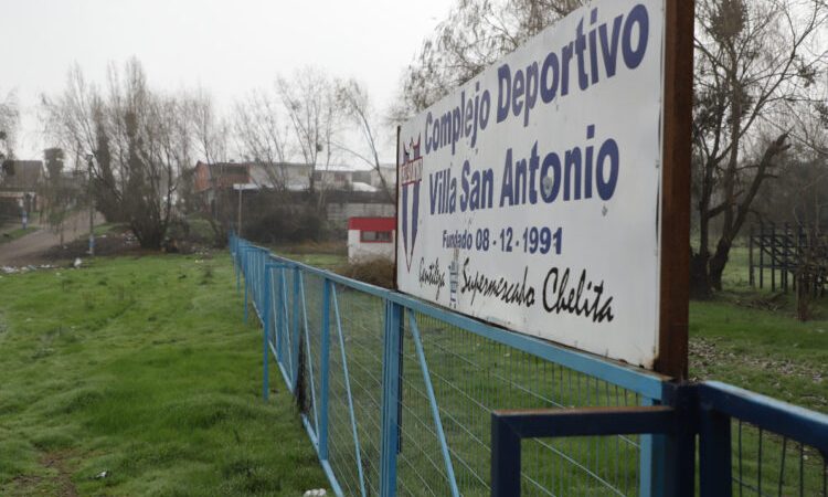 Peloteros del barrio oriente de Talca tendrán cancha de lujo