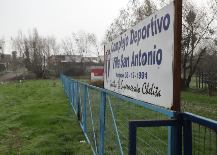 Peloteros del barrio oriente de Talca tendrán cancha de lujo