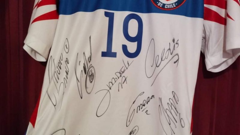 SE SUBASTAN CAMISETAS ORIGINALES DE L AROJA DE TODOS