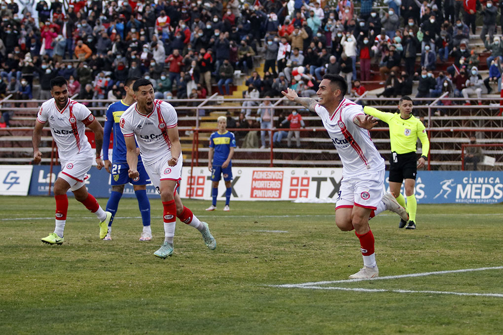 SAN FELIPE PRESIONA LA PARTE ALTA