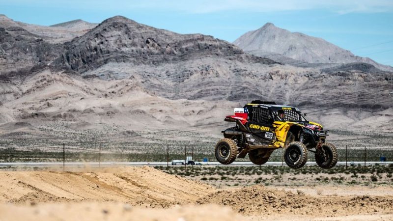 CHALECO LÓPEZ EN EL DESAFÍO DEL DESIERTO DE NEVADA