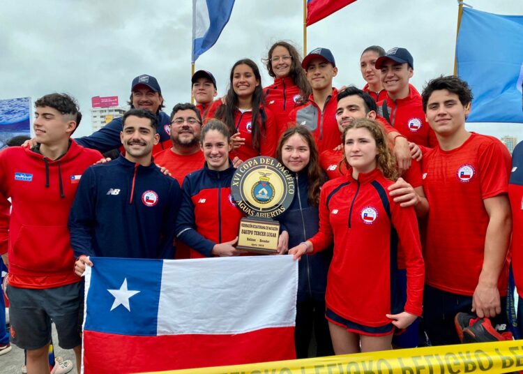 Talquinos marcaron presencia en Copa del Pacífico de aguas abiertas