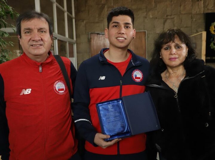 Destacado paletero talquino recibió importante reconocimiento