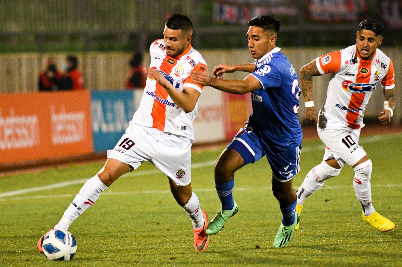 Universidad de Chile encuentra un respiro en su crisis tras vencer a Cobresal