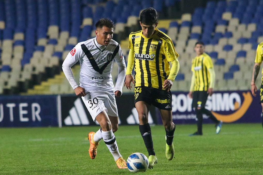 Santiago Morning toma un respiro tras vencer a Fernández Vial