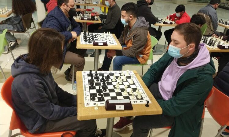 Las piezas blancas y negras se moverán en los tableros talquinos