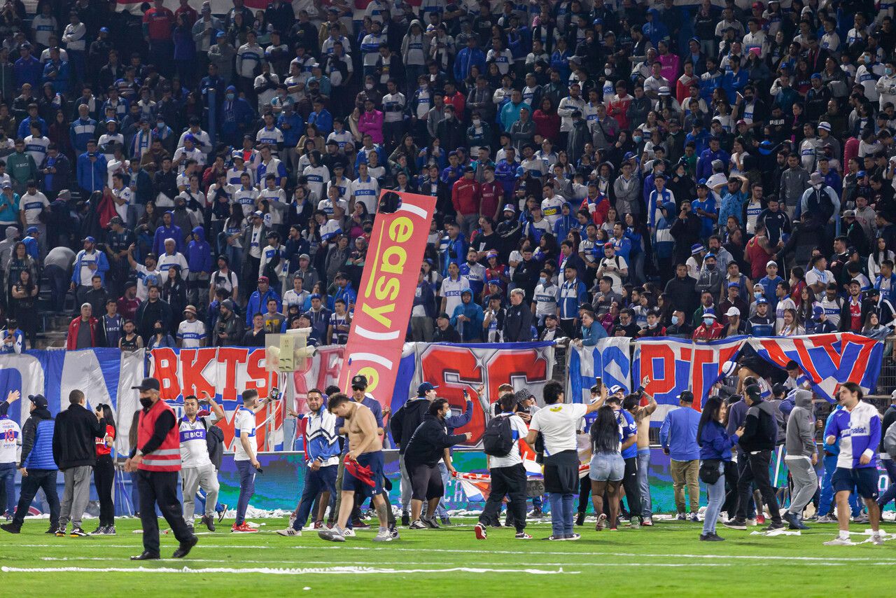 ¿Cómo debe mejorar la ley de violencia en los estadios?