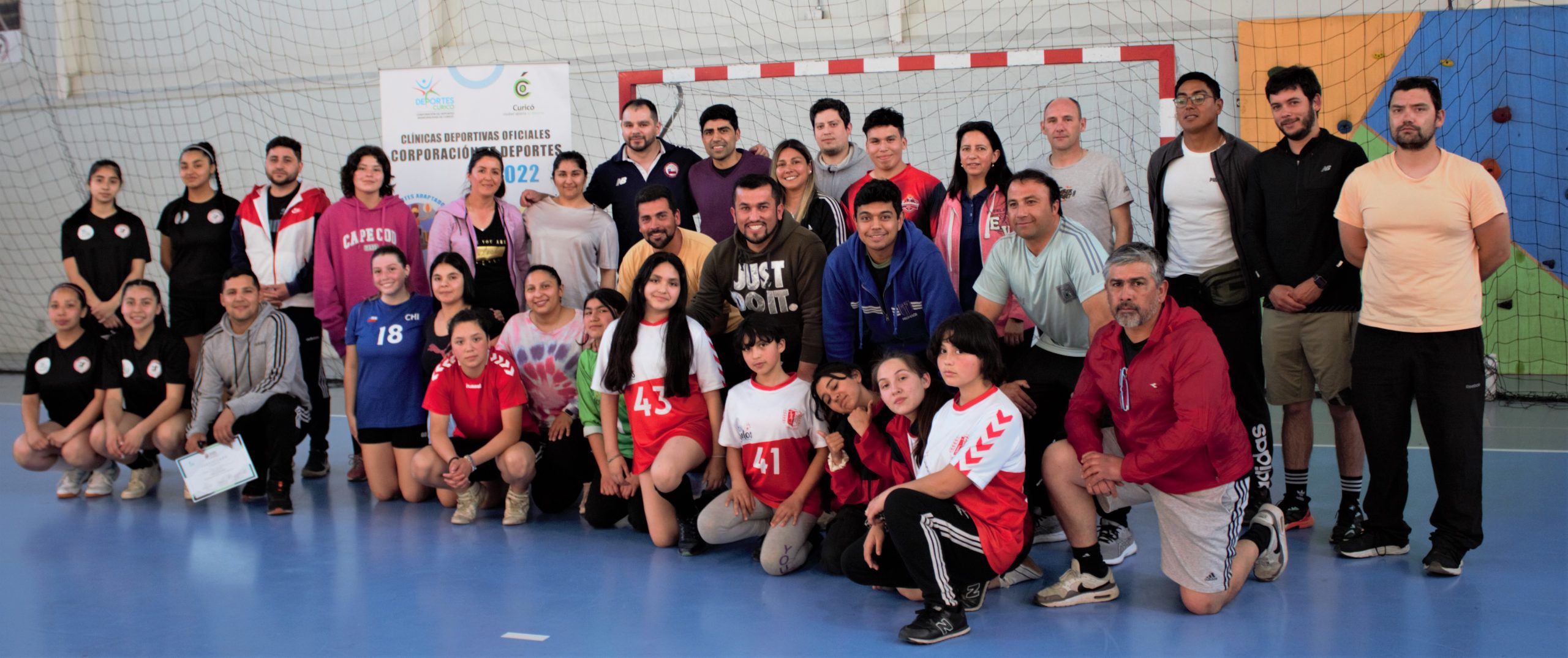 Con éxito se desarrolló capacitación en balonmano en la ciudad de Curicó