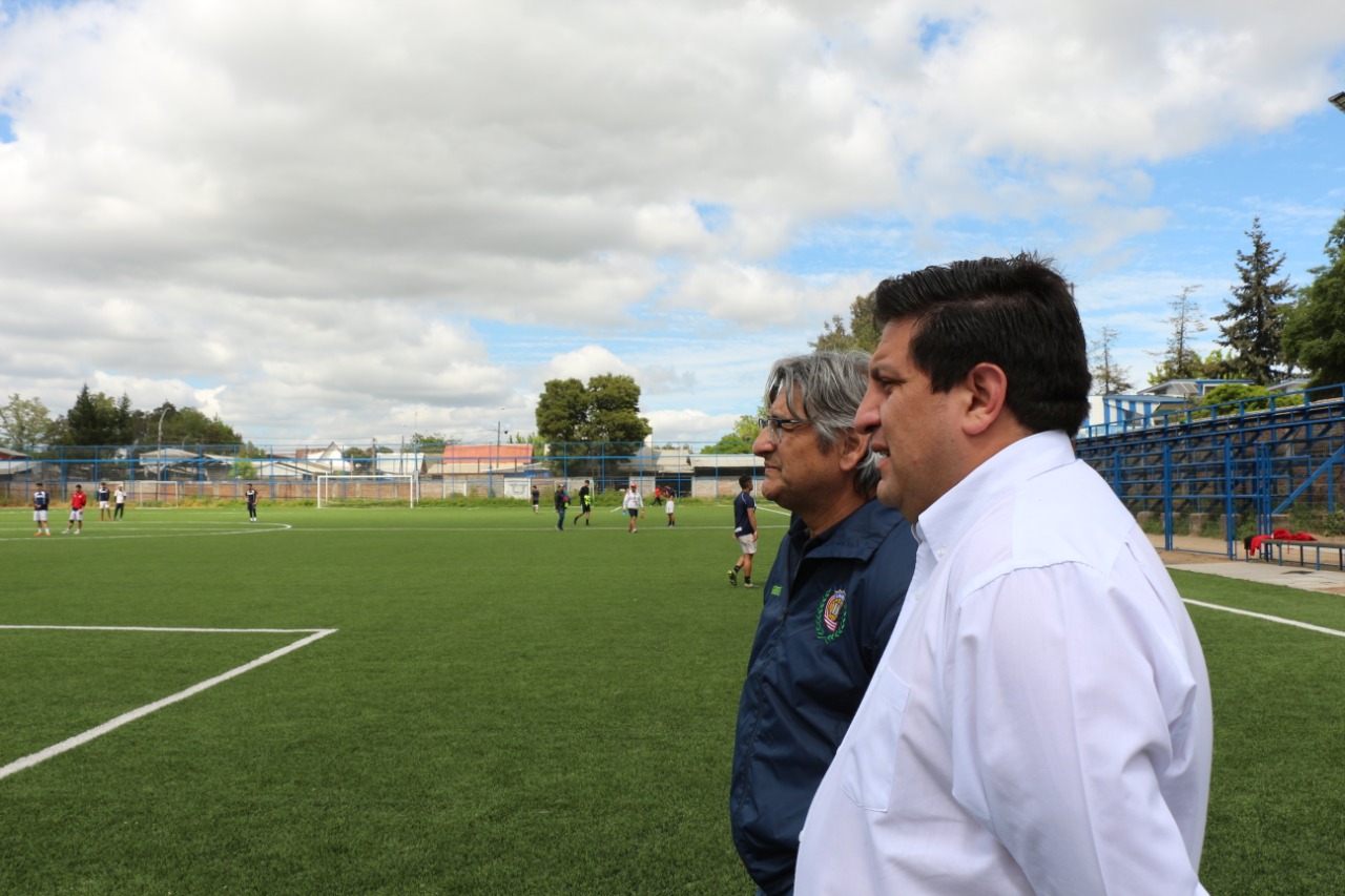 Equipos maulinos enfrentan etapas cruciales en sus campeonatos