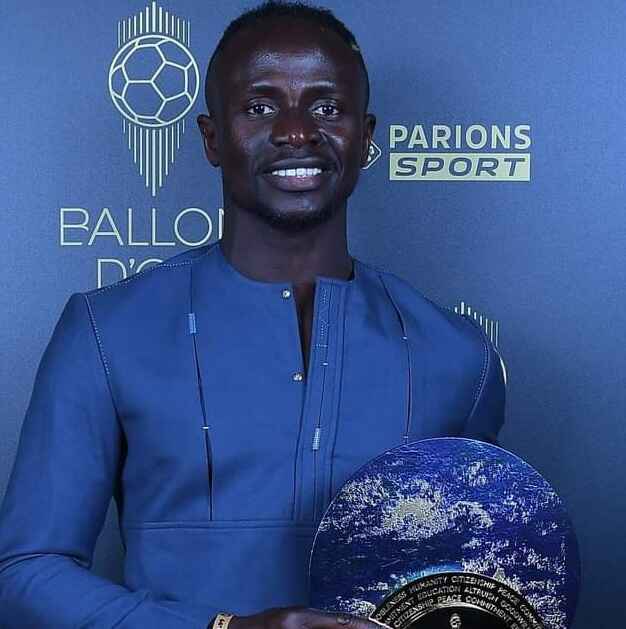 UN JUSTO ENTRE LAS ESTRELLAS