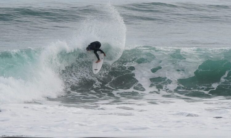 Olas maulinas recibirán segunda fecha del Circuito Sureño de Surf