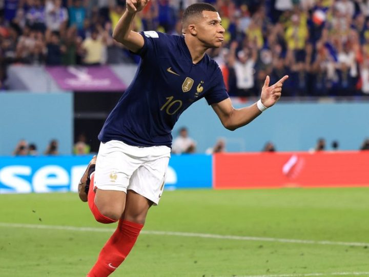 Francia supera a Dinamarca y asegura su clasificación a octavos con Mbappé como figura