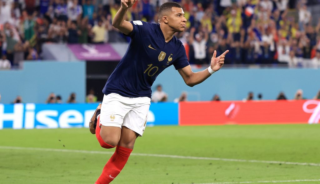 Francia supera a Dinamarca y asegura su clasificación a octavos con Mbappé como figura