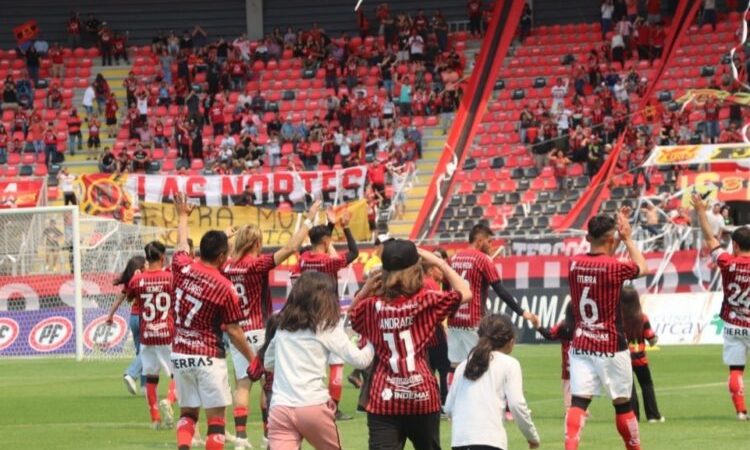 Rangers seguirá conversando con técnicos en carpeta