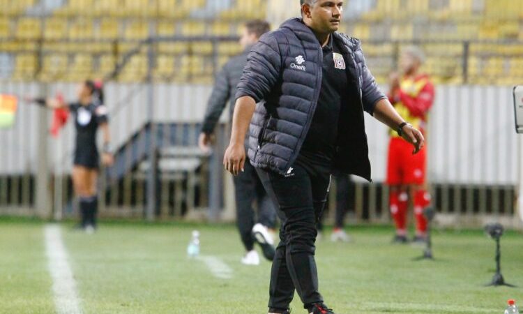 En Curicó Unido zanjaron la situación de Damián Muñoz en el banco