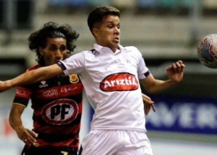 Suma y sigue: Curicó Unido presentó nuevo fichaje