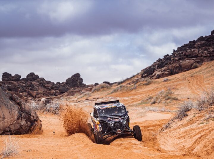 Francisco López volvió a tener complicaciones y se aleja del podio en el Dakar
