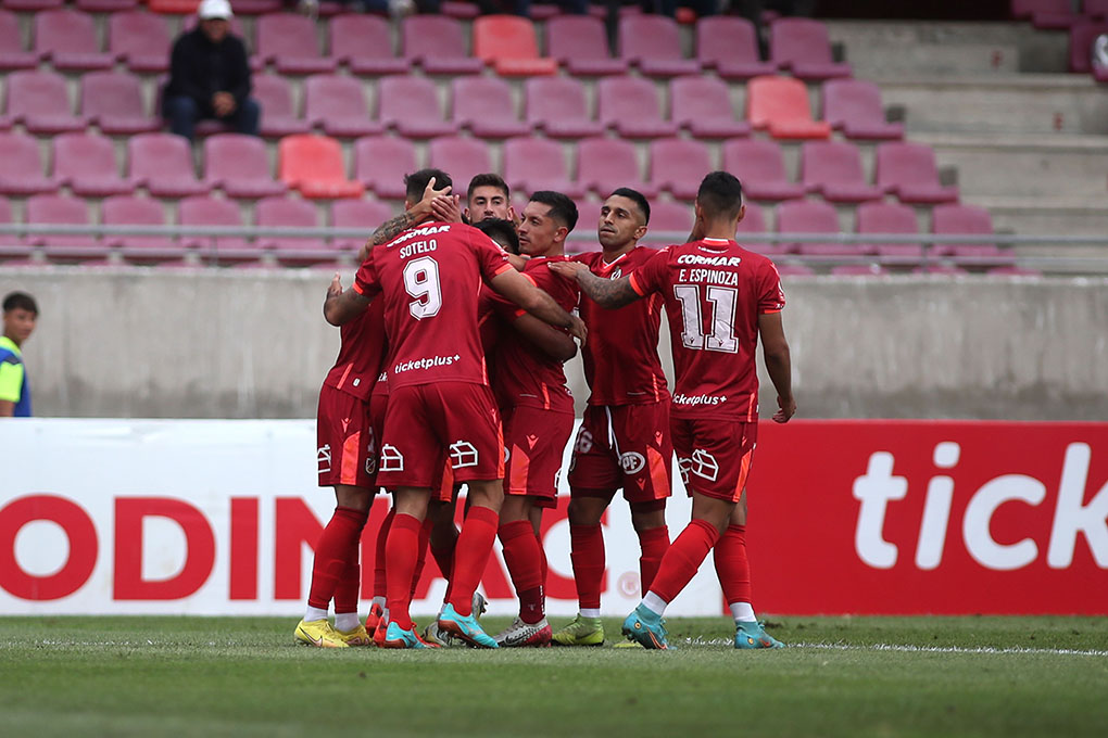 DEPORTES LA SERENA LIDERA EL ASCENSO