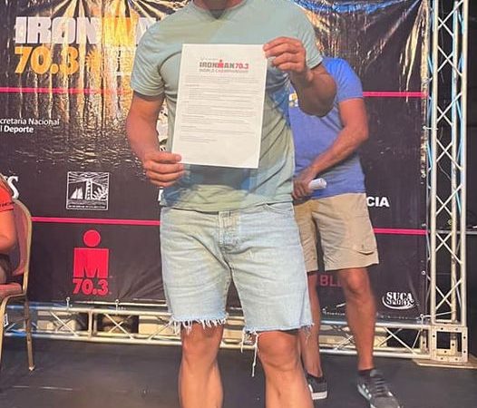 Triatleta curicano Alexy Narváez clasifica a mundial de Finlandia