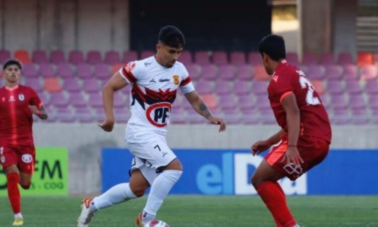 Rojinegro rescató un valioso empate con 10 jugadores