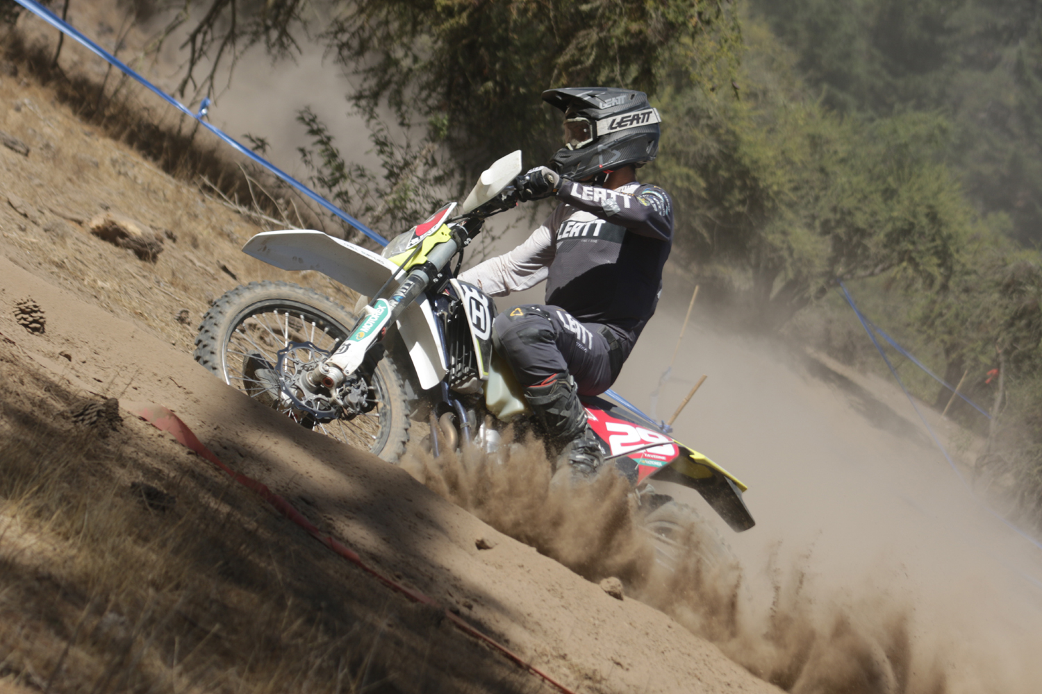 SEBASTIÁN TAVERNE LIDERA NACIONAL DE ENDURO