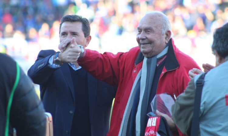 Pesar por partida de emblema de la radiofonía deportiva maulina