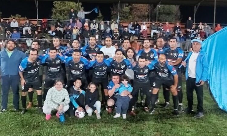 El “General” dio la vuelta olímpica en la Copa de Campeones de los Viejos Crack