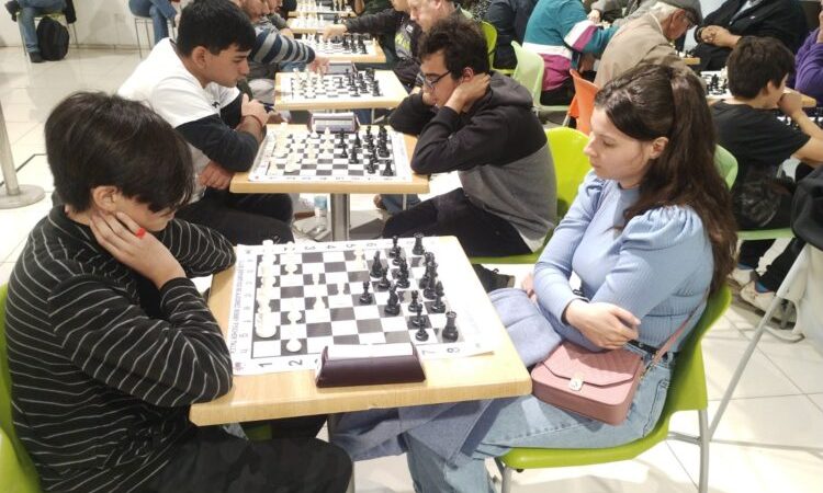 Torneo de ajedrez convocó a los cultores de este deporte por una buena causa